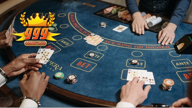 Định nghĩa và khám phá về Baccarat